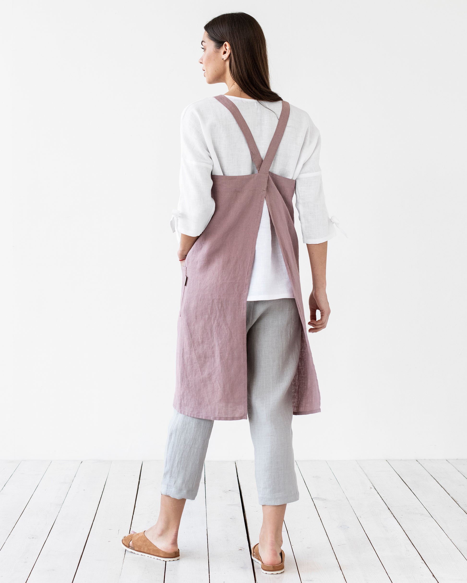 Japanese cross-back linen apron in Woodrose | MagicLinen Japanese cross-back linen apron in Woodrose | MagicLinen