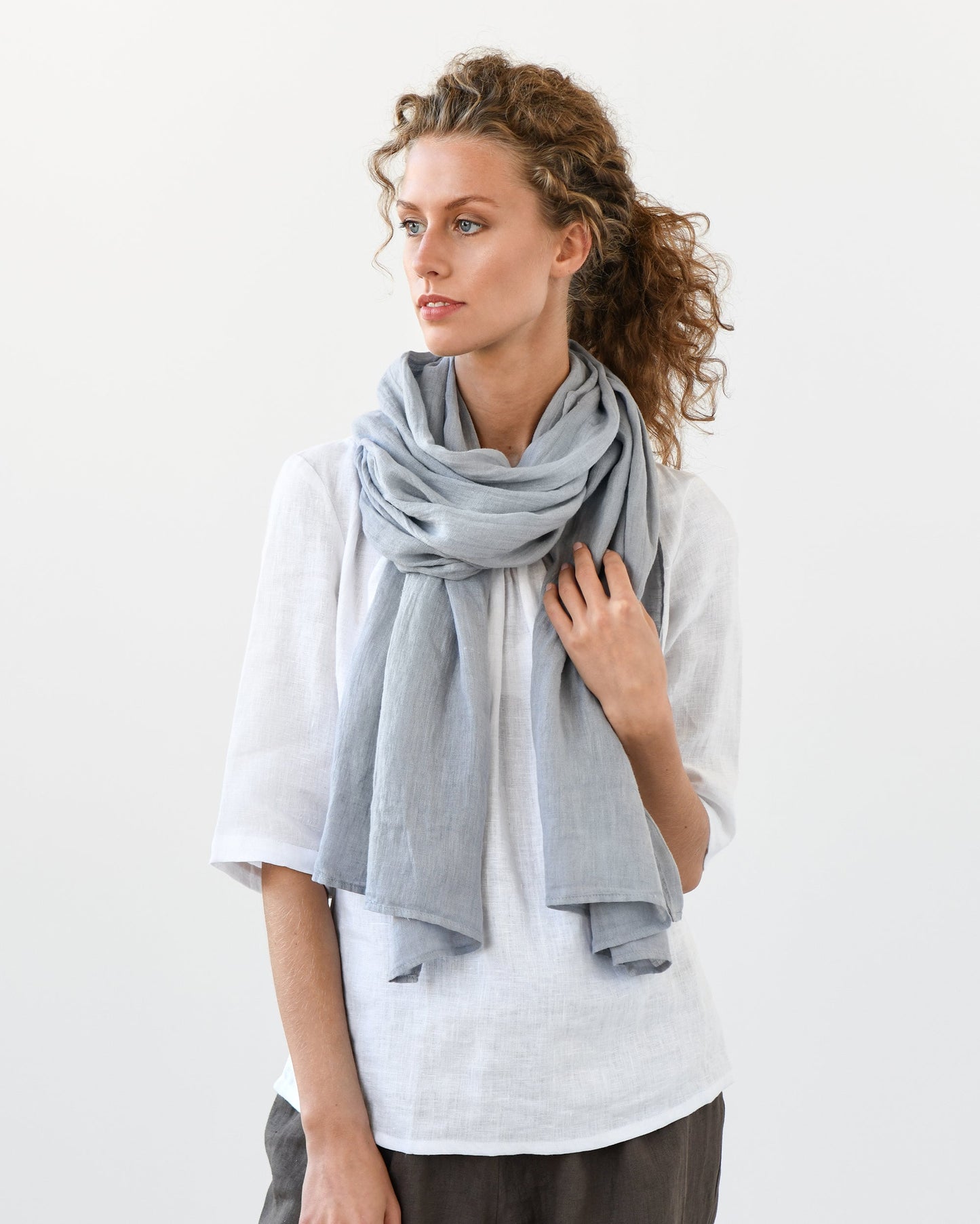 Light gray linen scarf - MagicLinen