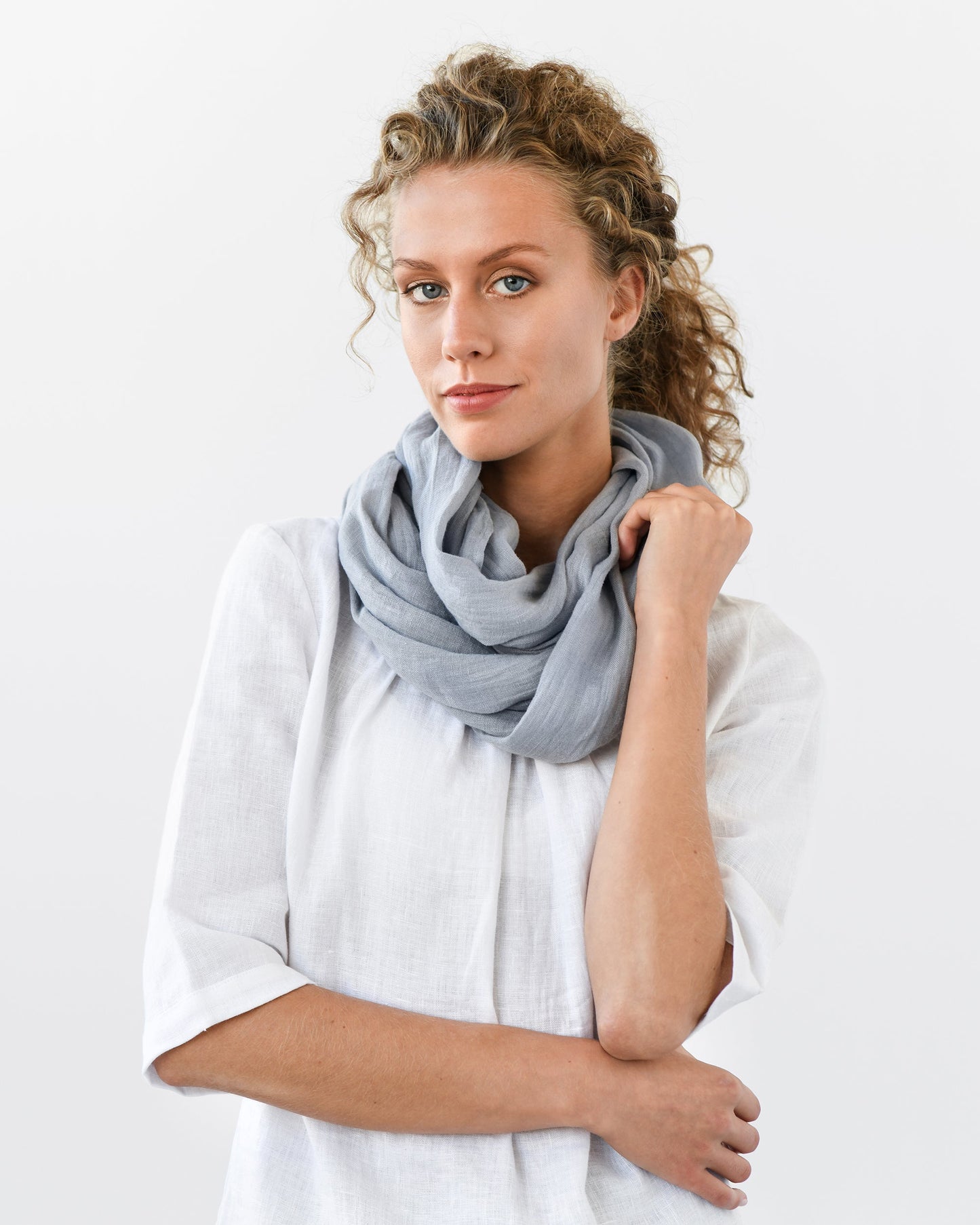 Light gray linen scarf - MagicLinen