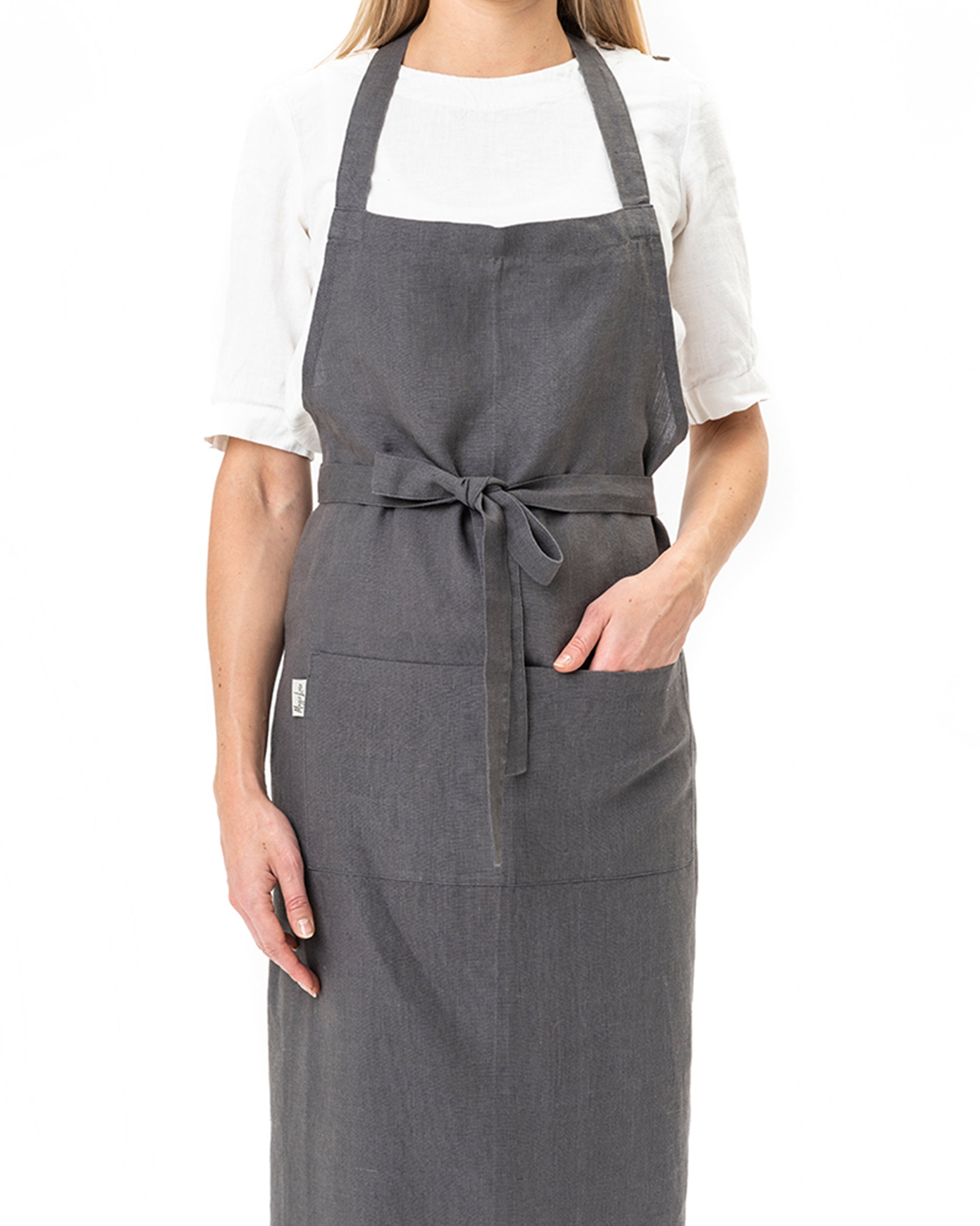 Linen bib apron in Charcoal gray - MagicLinen