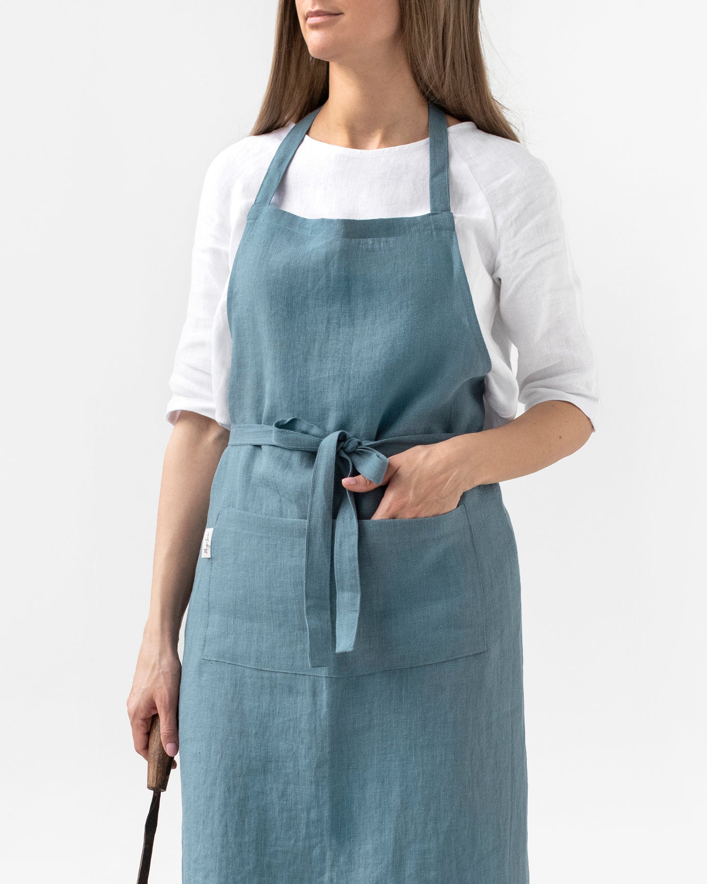 Linen bib apron in Gray blue - MagicLinen