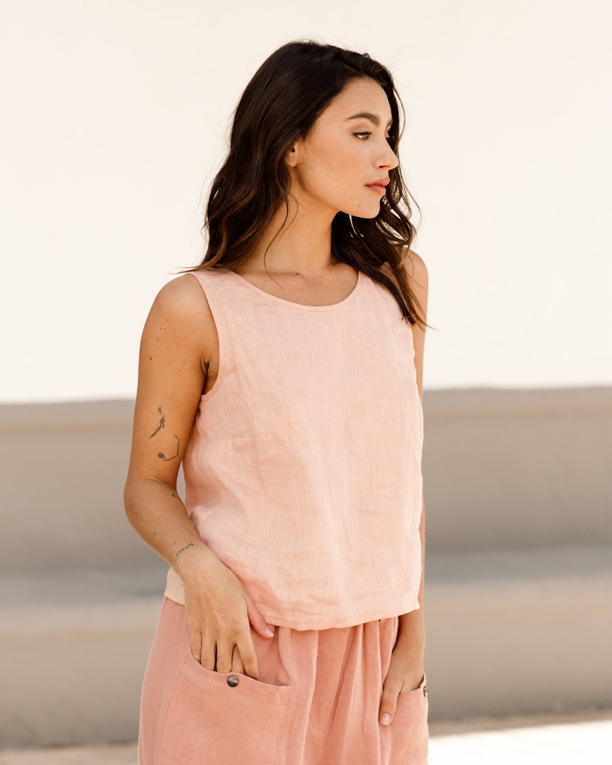 Linen crop top ITHAKA in peach - MagicLinen