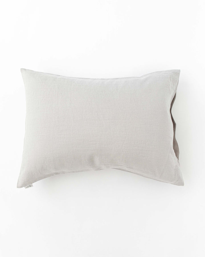 Linen pillowcase with buttons in Light gray - MagicLinen
