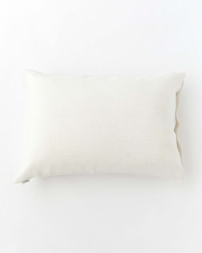 Linen pillowcase with buttons in White - MagicLinen