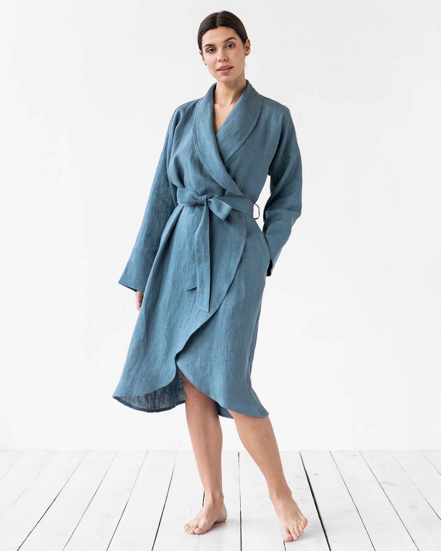 Linen robe in Gray blue - MagicLinen