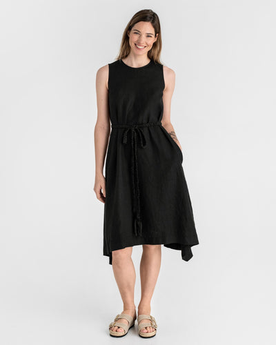 Breezy linen dress NIDA in Black - MagicLinen modelBoxOn