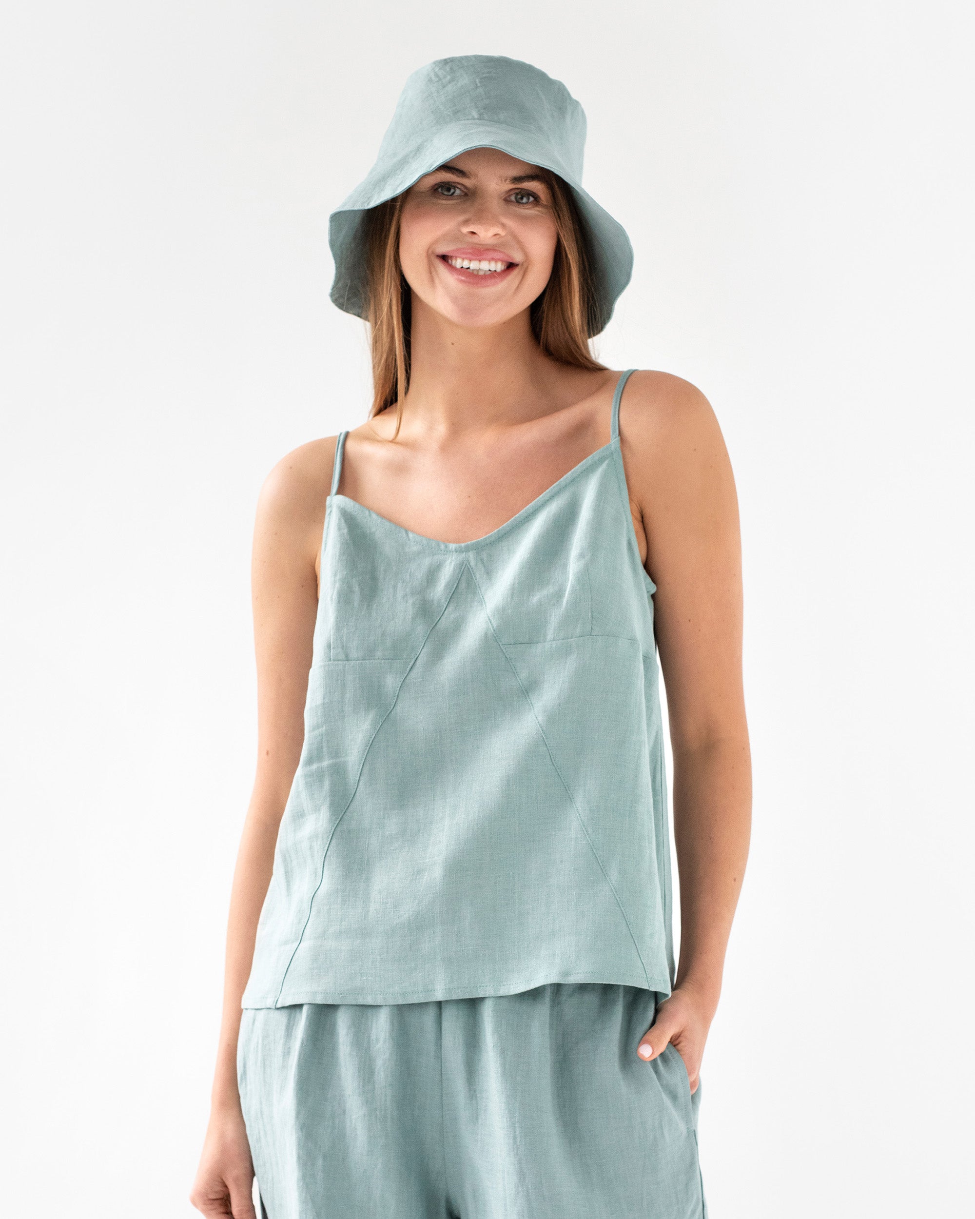 Linen bucket hat in Teal Blue MagicLinen