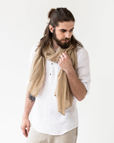 Men's linen scarf in Cappuccino - MagicLinen