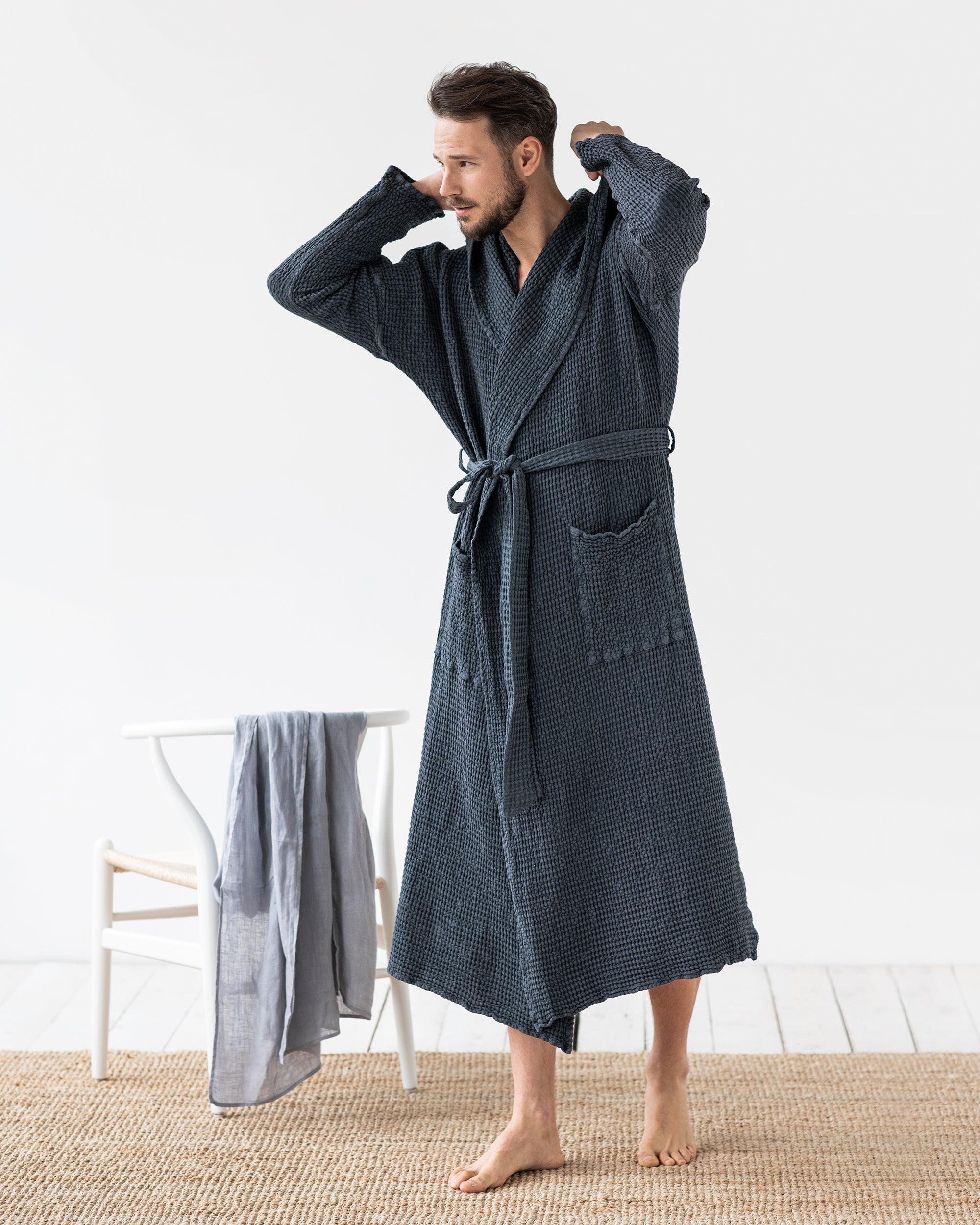Men's Waffle Robe in Dark gray | MagicLinen