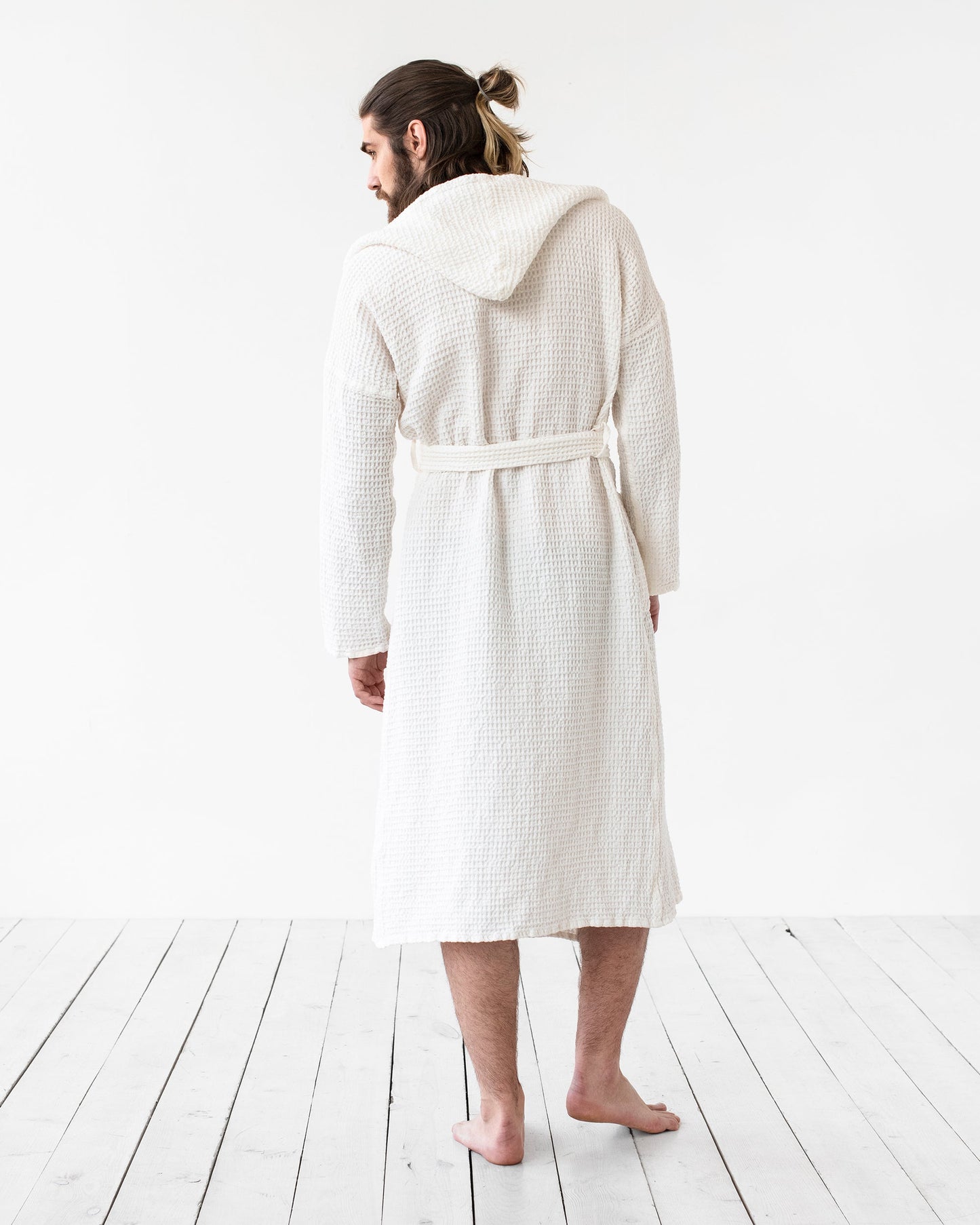 Men's waffle linen robe in White - MagicLinen