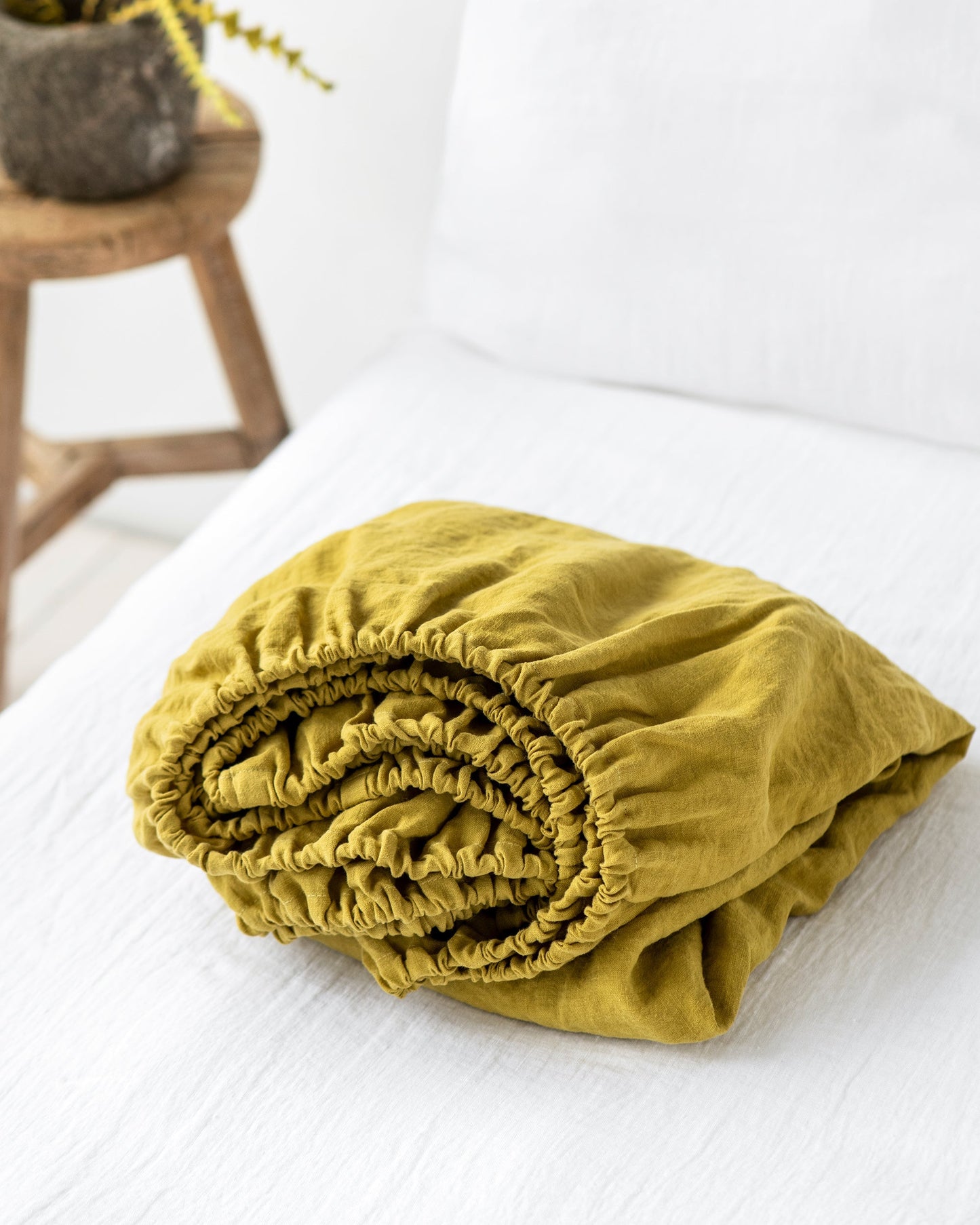 Custom size Moss yellow linen fitted sheet - MagicLinen