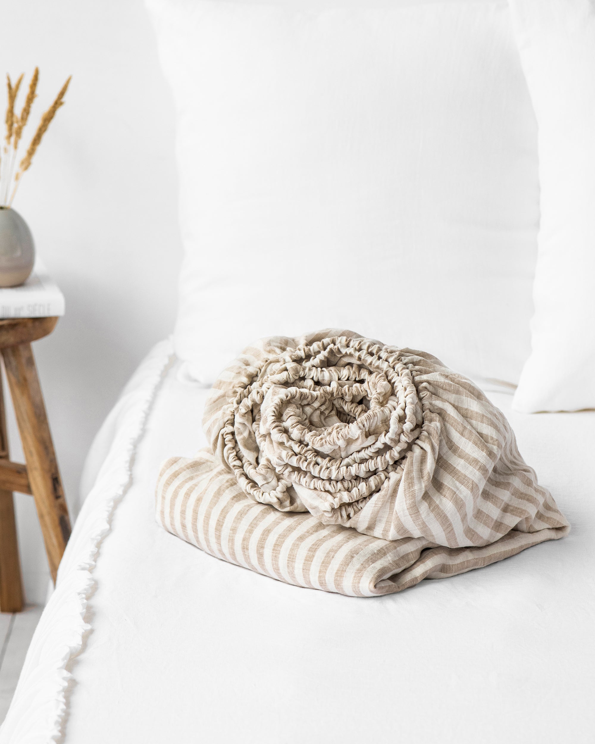Striped linen fitted sheet