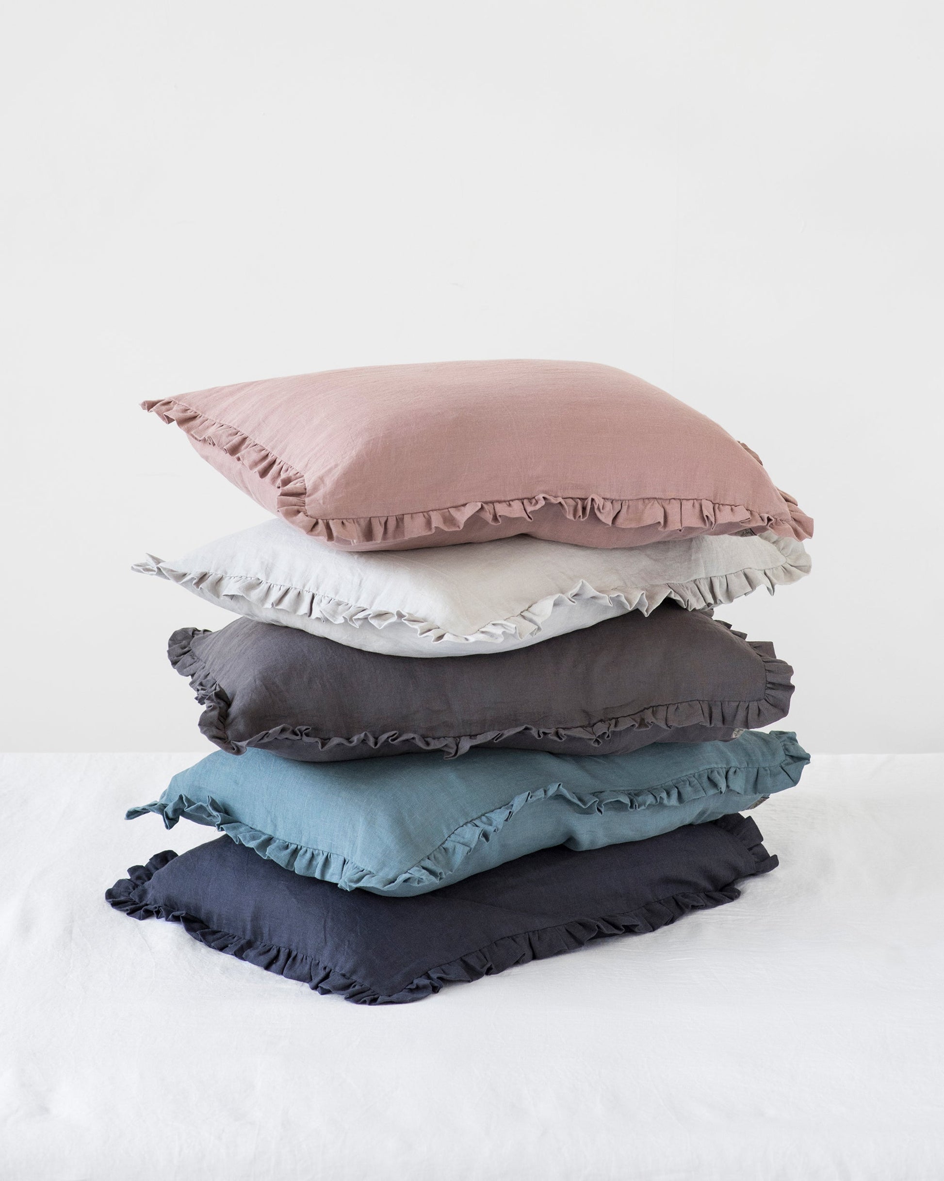 Ruffle trim linen pillowcase in Charcoal gray - MagicLinen