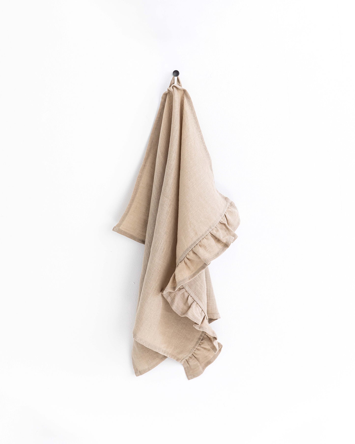 Ruffle trim linen tea towel in Natural linen - MagicLinen