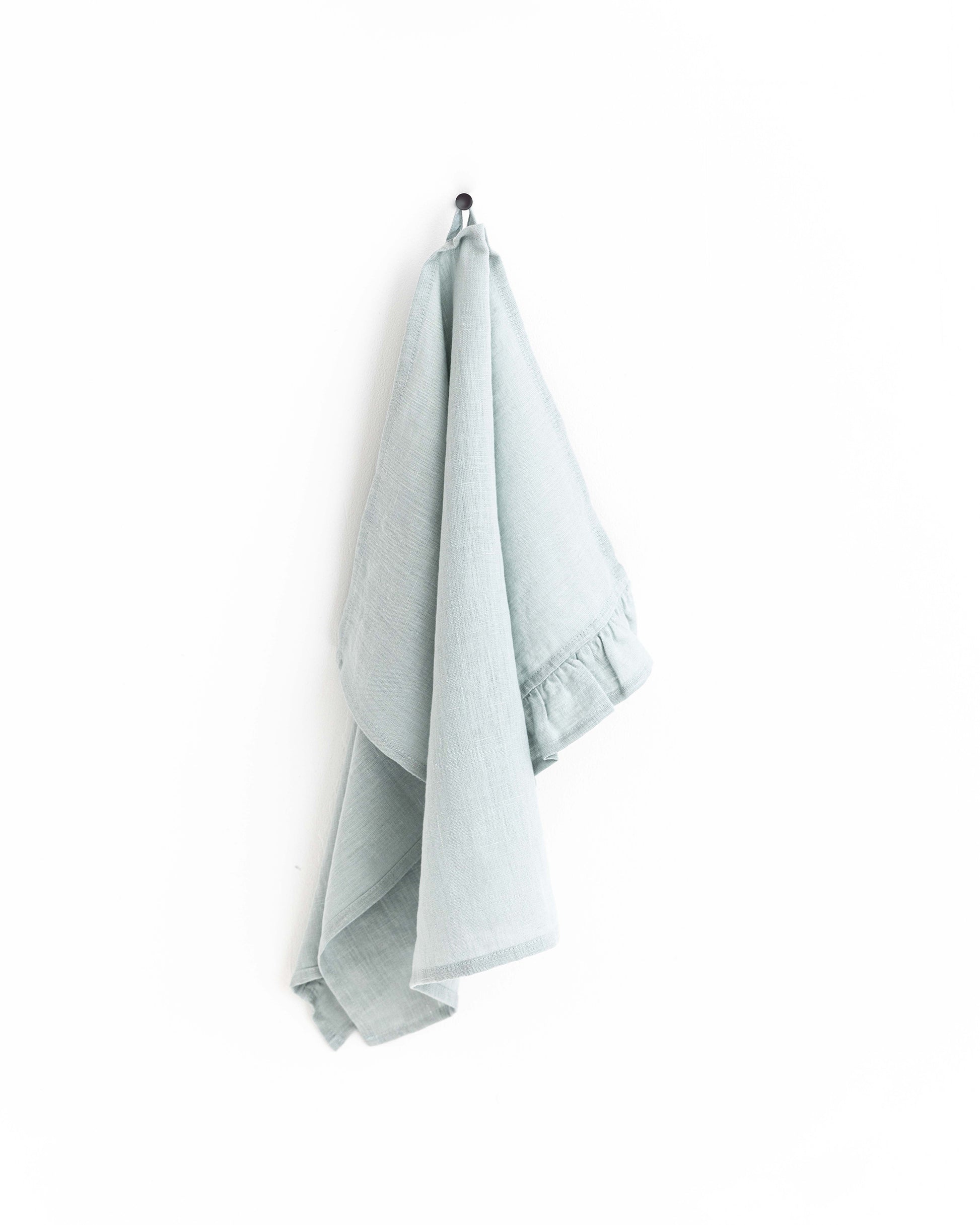 https://magiclinen.com/cdn/shop/products/ruffle-trim-linen-tea-towel-8.jpg?v=1674652995&width=1946