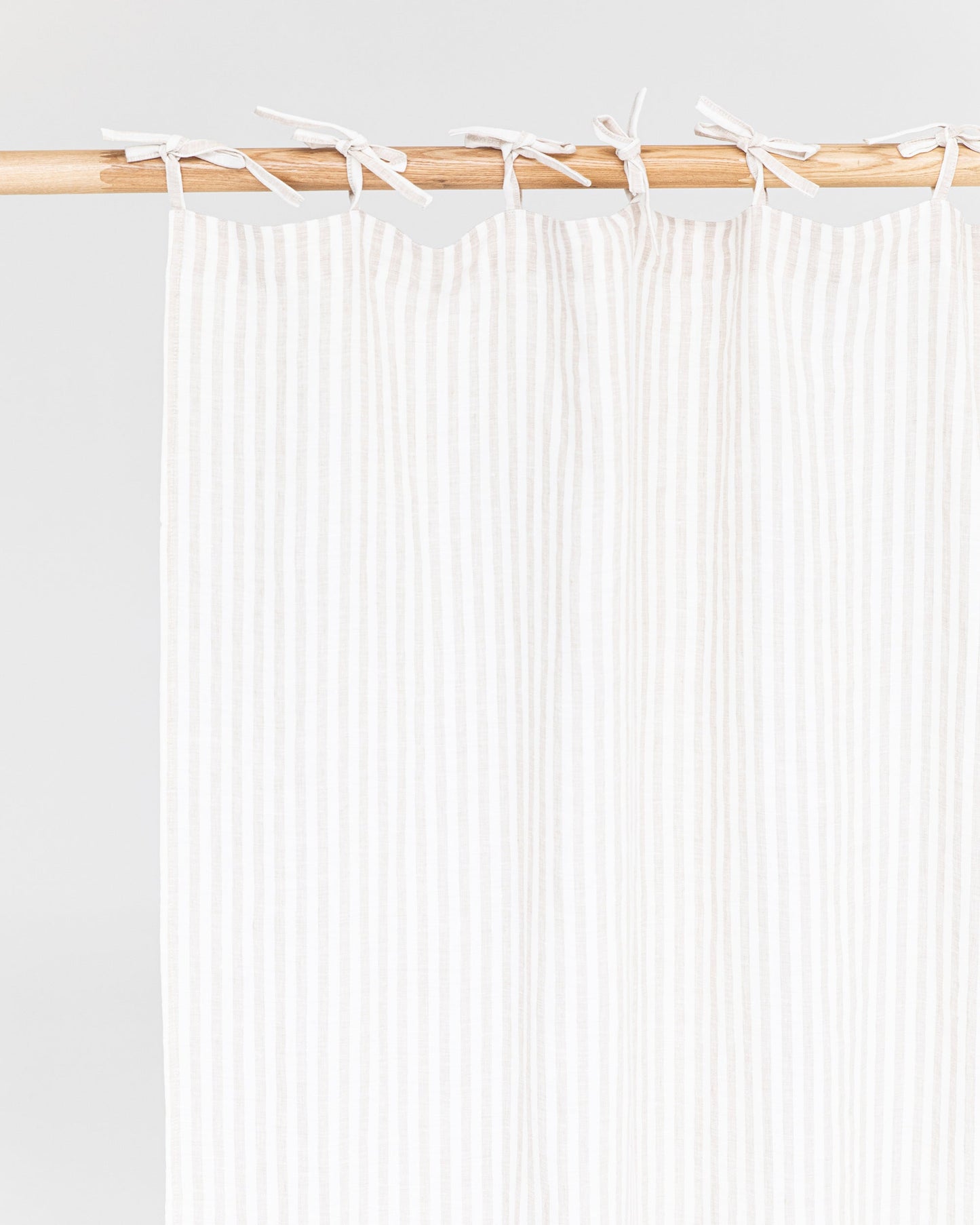 Tie top linen curtain panel (1 pcs) in Striped in natural - MagicLinen