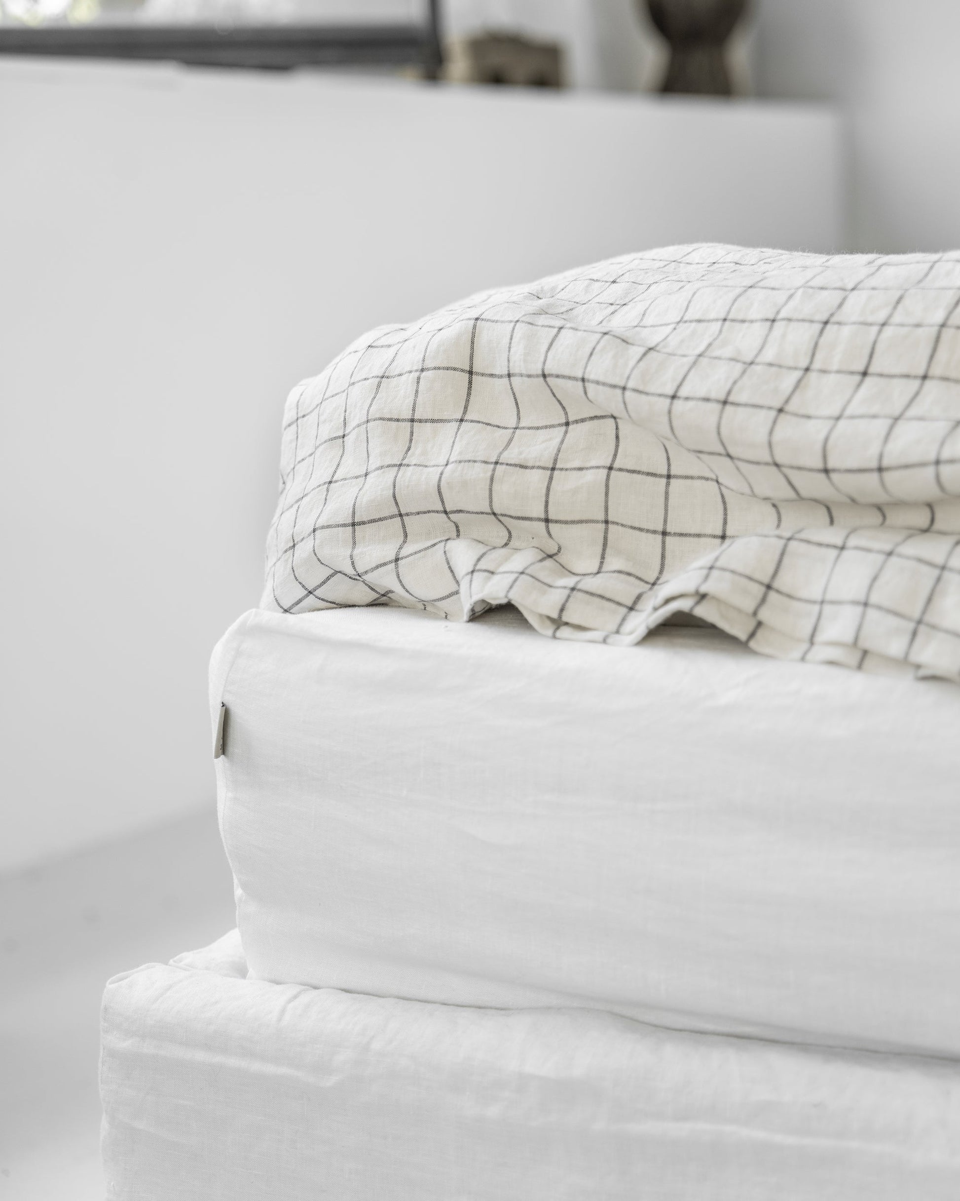 Linen Fitted Sheet - White- CULTIVER- USA