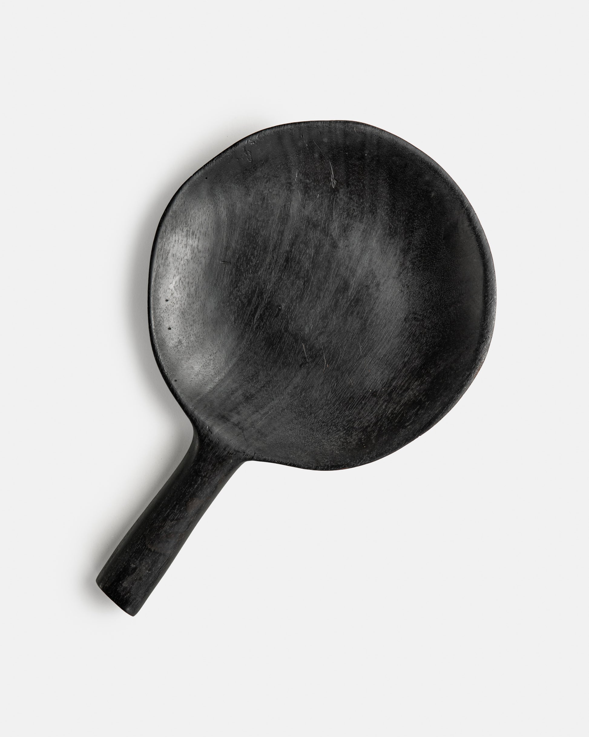 Wooden plate with handle - MagicLinen