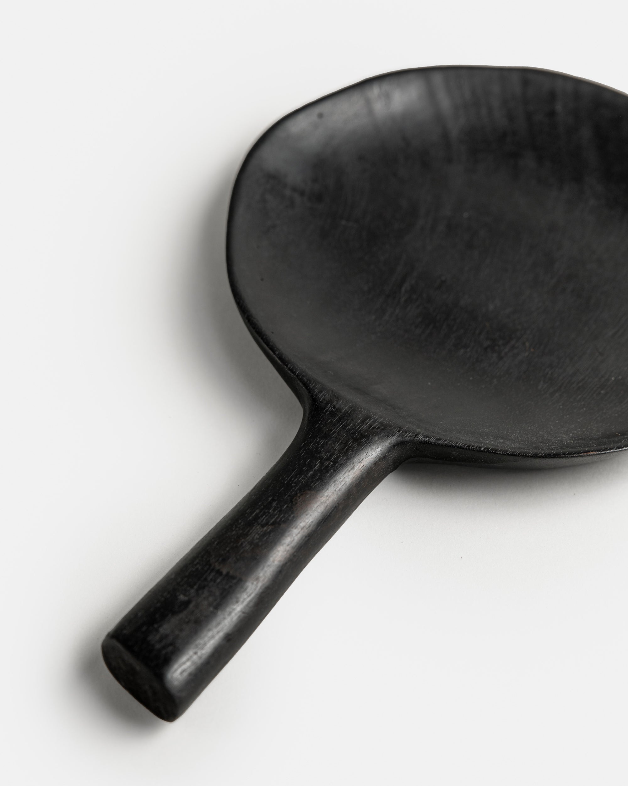 Wooden plate with handle MagicLinen